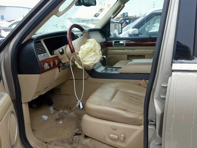 5LMFU28505LJ08255 - 2005 LINCOLN NAVIGATOR Braun Foto 7