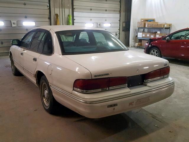 2FALP74W5TX110943 - 1996 FORD CROWN VICT WHITE photo 3