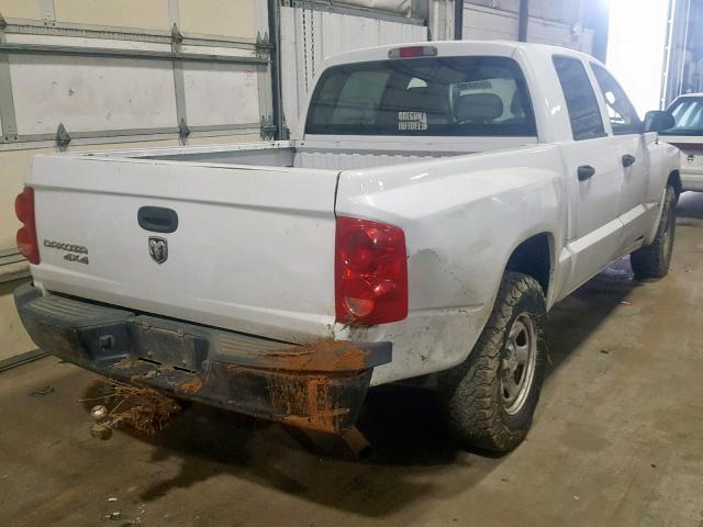 1D7HW28K07S271602 - 2007 DODGE DAKOTA QUA WHITE photo 4