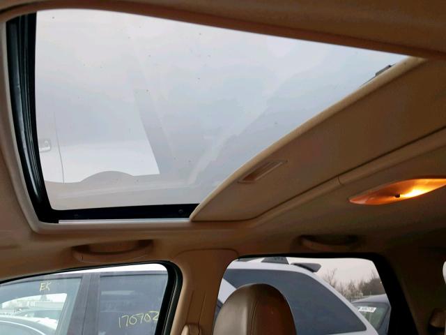 1FMYU93183KD49511 - 2003 FORD ESCAPE XLT WHITE photo 9