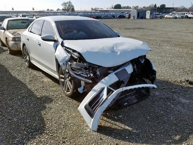 1VWDT7A33HC076040 - 2017 VOLKSWAGEN PASSAT R-L 白色 照片 1