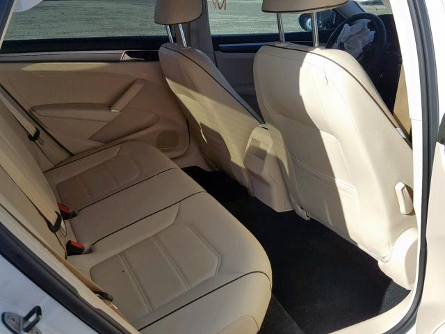 1VWDT7A33HC076040 - 2017 VOLKSWAGEN PASSAT R-L 白色 照片 6