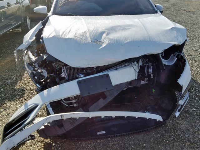 1VWDT7A33HC076040 - 2017 VOLKSWAGEN PASSAT R-L 白色 照片 9