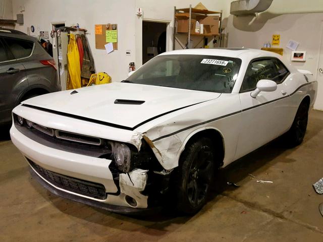 2C3CDZAG5JH282512 - 2018 DODGE CHALLENGER WHITE photo 2