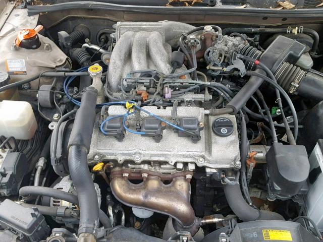 JT2BF22K010291918 - 2001 TOYOTA CAMRY CE Кремовый фото 7