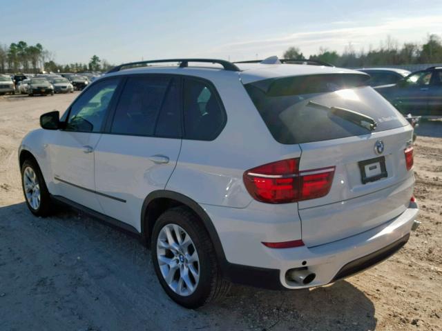 5UXZV4C58CL985558 - 2012 BMW X5 XDRIVE3 WHITE photo 3