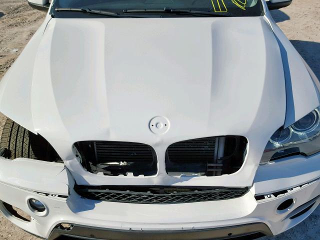5UXZV4C58CL985558 - 2012 BMW X5 XDRIVE3 WHITE photo 7