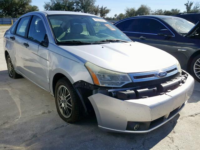 1FAHP3FN7BW101058 - 2011 FORD FOCUS SE SILVER photo 1