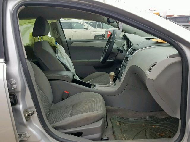 1G1ZB5E17BF262753 - 2011 CHEVROLET MALIBU LS 银色 照片 5