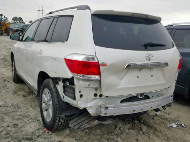 5TDZK3EH9CS082989 - 2012 TOYOTA HIGHLANDER WHITE photo 3