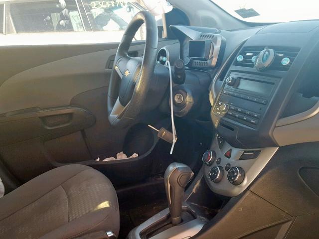 1G1JA5SH5F4217636 - 2015 CHEVROLET SONIC LS SILVER photo 5