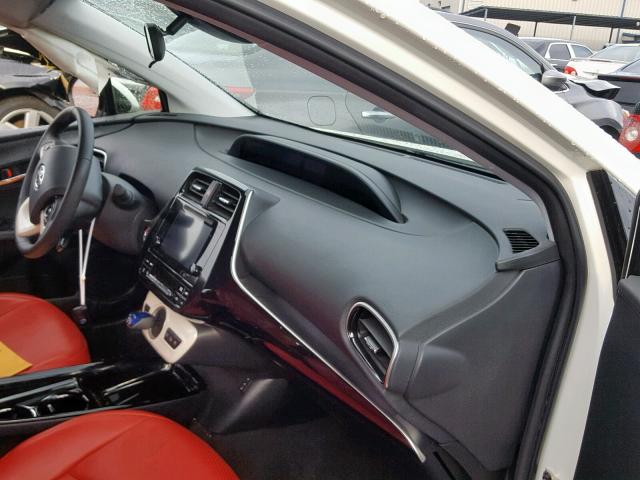 JTDKARFP8H3009697 - 2017 TOYOTA PRIUS PRIM თეთრი ფოტო 5