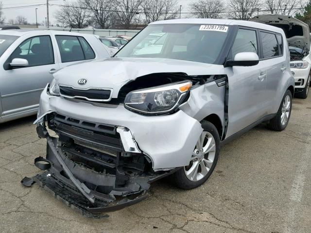 KNDJP3A50F7788063 - 2015 KIA SOUL + SILVER photo 2