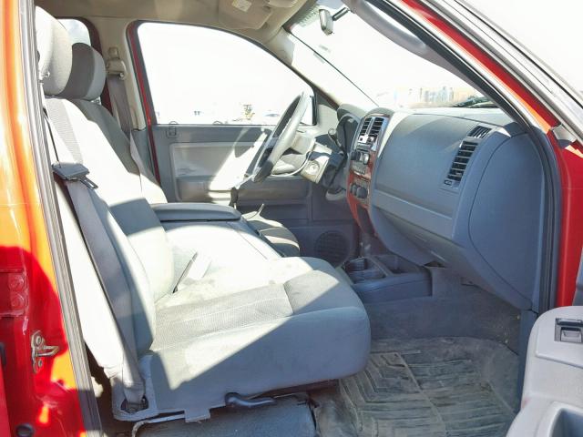 1D7HW48N65S331630 - 2005 DODGE DAKOTA QUA RED photo 5