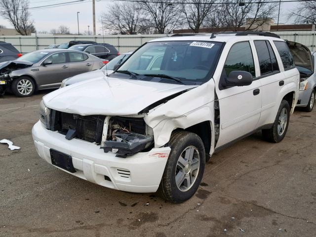 1GNDT13S362142147 - 2006 CHEVROLET TRAILBLAZE WHITE photo 2