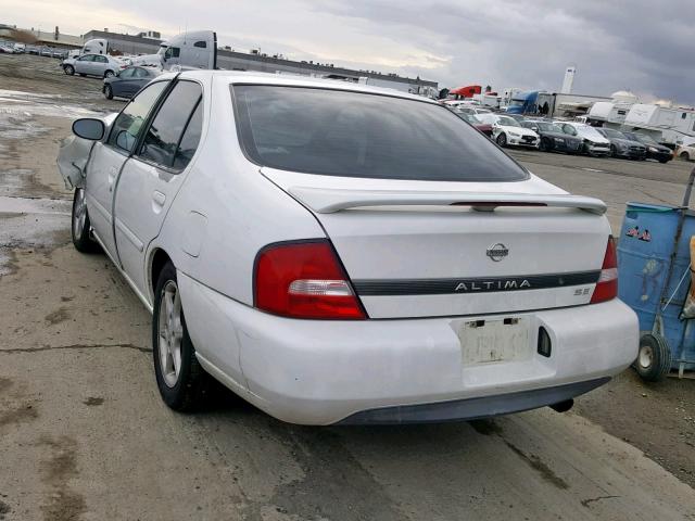 1N4DL01AXYC147751 - 2000 NISSAN ALTIMA XE WHITE photo 3