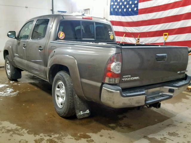 3TMLU4EN9EM150397 - 2014 TOYOTA TACOMA DOU BROWN photo 3