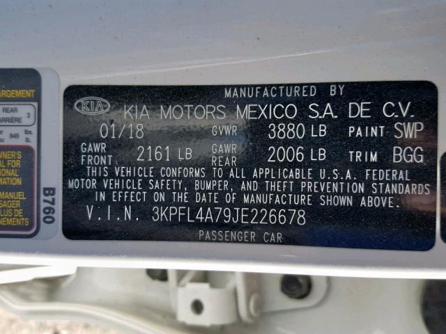 3KPFL4A79JE226678 - 2018 KIA FORTE LX WHITE photo 10