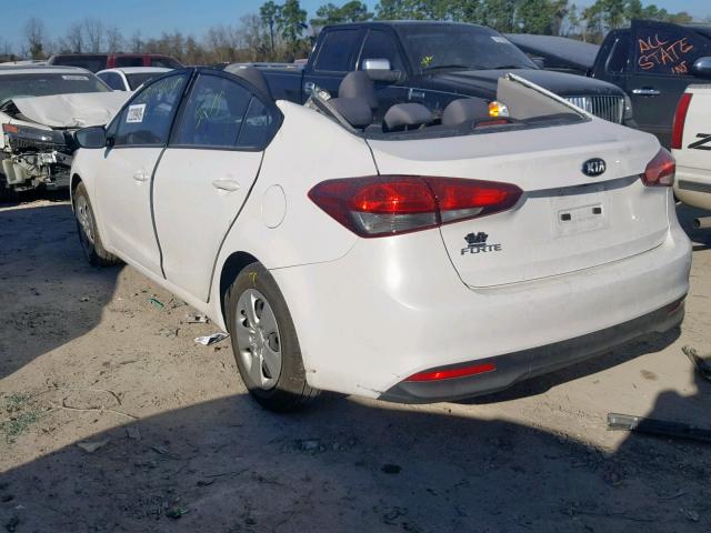 3KPFL4A79JE226678 - 2018 KIA FORTE LX WHITE photo 3