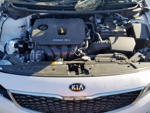 3KPFL4A79JE226678 - 2018 KIA FORTE LX WHITE photo 7