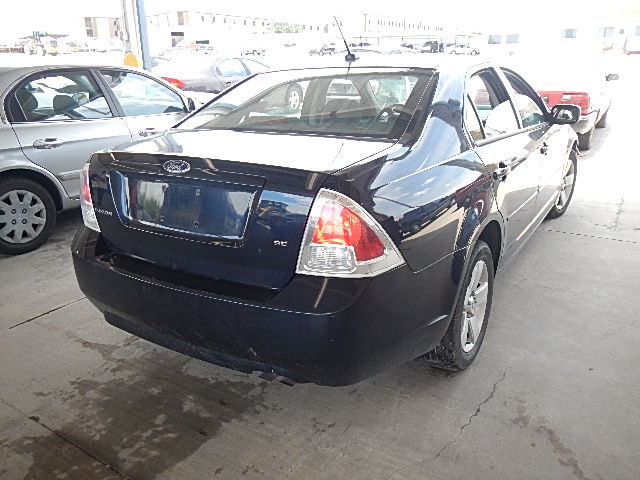 3FAHP07Z28R224813 - 2008 FORD FUSION SE BLUE photo 4