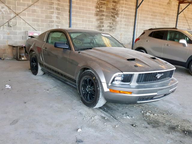 1ZVHT80N985176416 - 2008 FORD MUSTANG SILVER photo 1