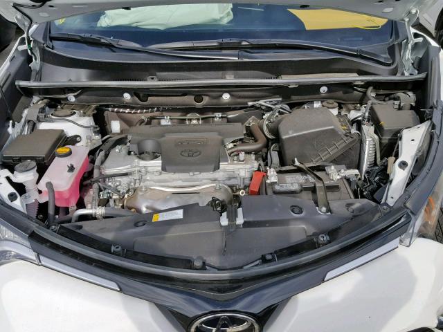 2T3ZFREV8JW489338 - 2018 TOYOTA RAV4 LE WHITE photo 7