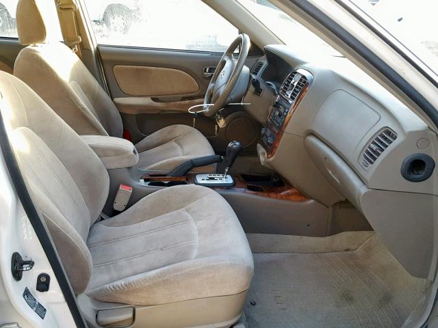 KMHWF35H42A529226 - 2002 HYUNDAI SONATA GLS თეთრი ფოტო 5