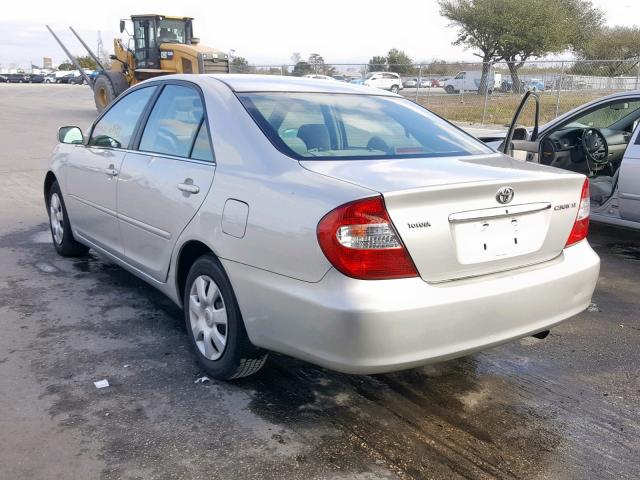 4T1BE32K24U902704 - 2004 TOYOTA CAMRY LE SILVER photo 3