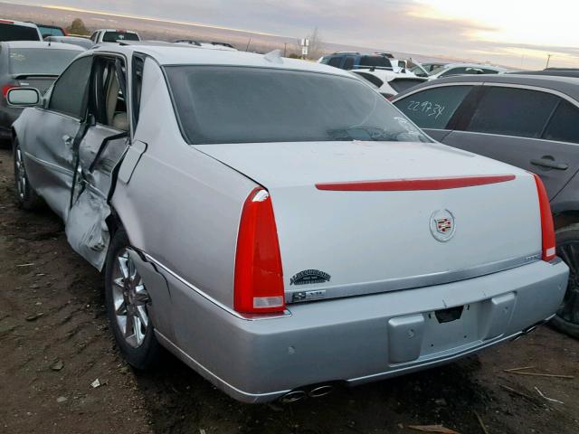 1G6KD5E60BU114229 - 2011 CADILLAC DTS LUXURY SILVER photo 3