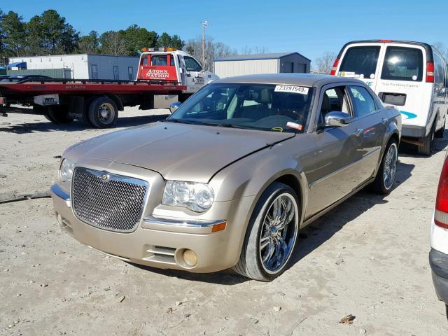 2C3KA63H67H659804 - 2007 CHRYSLER 300C GOLD photo 2