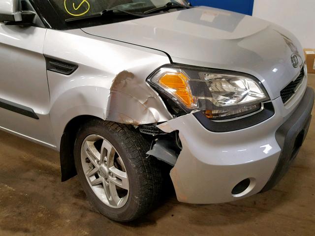 KNDJT2A21A7144656 - 2010 KIA SOUL + ვერცხლისფერი ფოტო 9