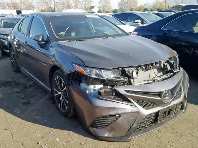 4T1B11HK0JU640815 - 2018 TOYOTA CAMRY L GRAY photo 1