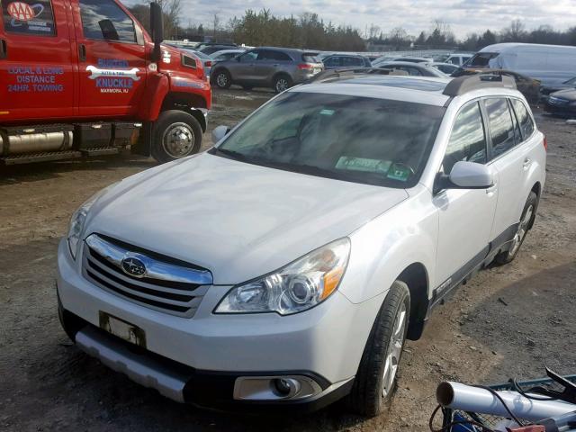 4S4BRDKC4A2335051 - 2010 SUBARU OUTBACK 3. WHITE photo 2