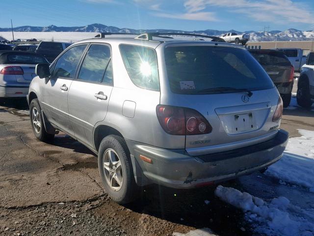 JT6HF10U9X0054067 - 1999 LEXUS RX 300 SILVER photo 3