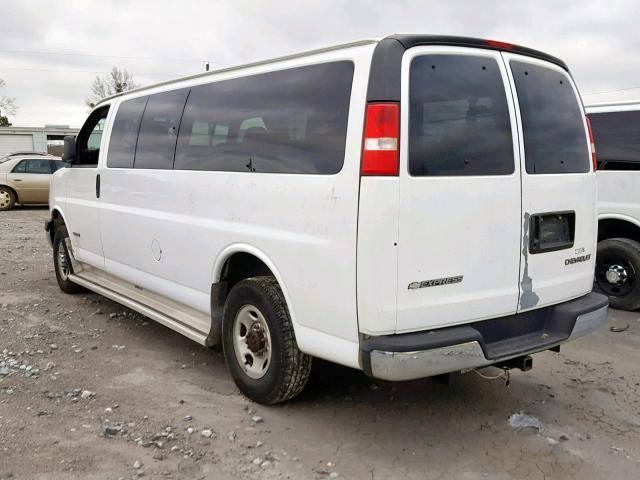 1GAHG39U431131378 - 2003 CHEVROLET EXPRESS G3 WHITE photo 3