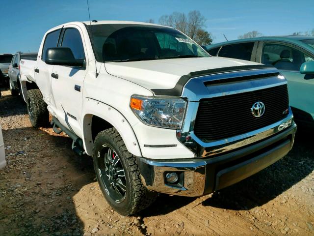 5TFDW5F13GX563316 - 2016 TOYOTA TUNDRA CRE WHITE photo 1