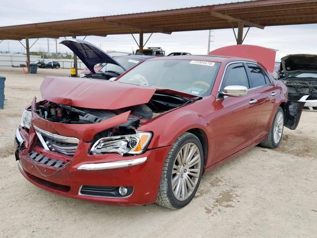 2C3CCAEG3EH105719 - 2014 CHRYSLER 300C RED photo 2