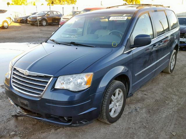 2A8HR54199R558224 - 2009 CHRYSLER TOWN & COU BLUE photo 2