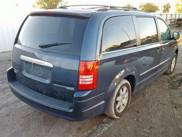 2A8HR54199R558224 - 2009 CHRYSLER TOWN & COU BLUE photo 4