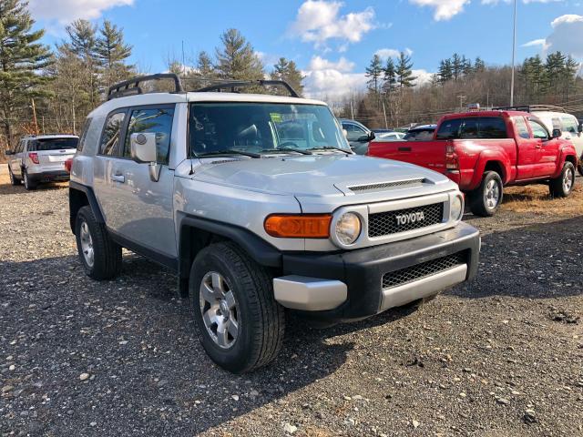 JTEBU11F670082599 - 2007 TOYOTA FJ CRUISER SILVER photo 2