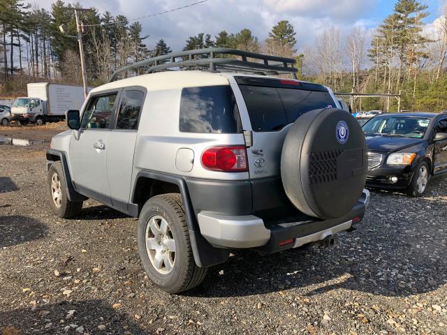 JTEBU11F670082599 - 2007 TOYOTA FJ CRUISER SILVER photo 4