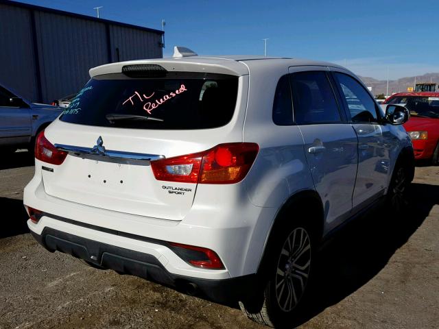 JA4AP3AU2JU010455 - 2018 MITSUBISHI OUTLANDER WHITE photo 4