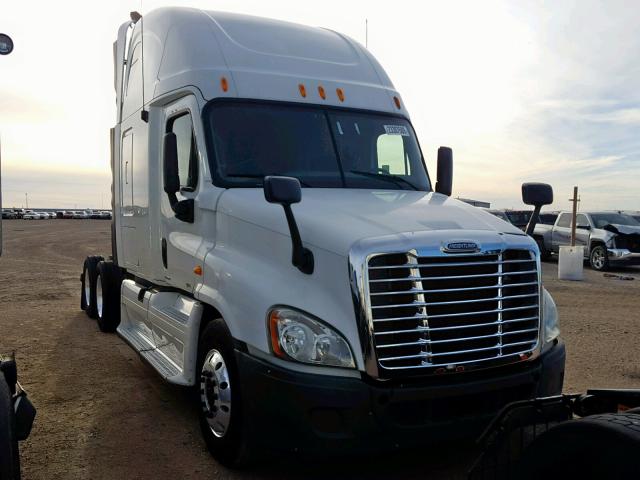 1FUJGLDR2BLAY1932 - 2011 FREIGHTLINER CASCADIA 1 WHITE photo 1