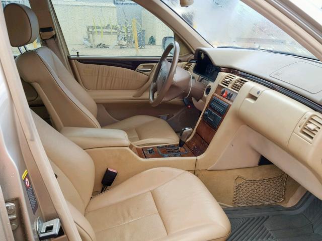 WDBJF65J72B455280 - 2002 MERCEDES-BENZ E 320 TAN photo 5