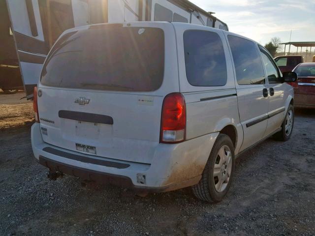 1GNDV23W68D108990 - 2008 CHEVROLET UPLANDER L WHITE photo 4