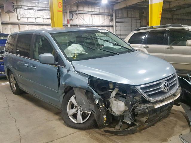 2V4RW3D18AR227282 - 2010 VOLKSWAGEN ROUTAN SE BLUE photo 1