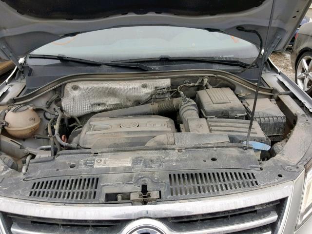 WVGBV7AX4AW515057 - 2010 VOLKSWAGEN TIGUAN SE SILVER photo 7