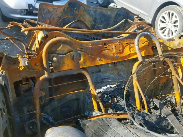 1G2MB33B66Y102038 - 2006 PONTIAC SOLSTICE BURN photo 6