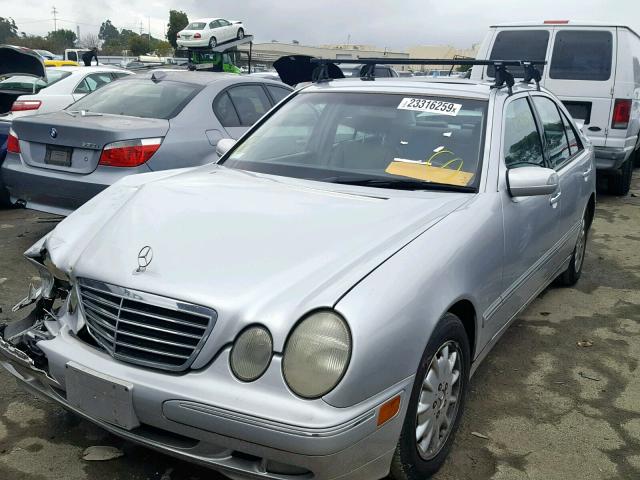 WDBJF65J31B238517 - 2001 MERCEDES-BENZ E 320 SILVER photo 2